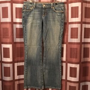 AMERICAN EAGLE ‘BOYFRIEND 77’